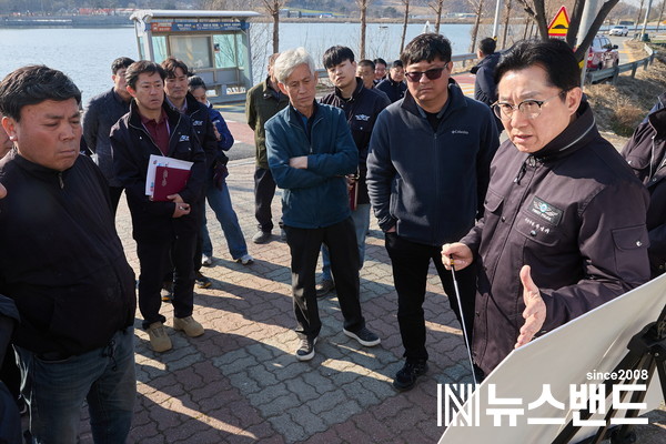 박경귀 시장, “수변 생태공원, 지역 관광자원으로 육성할 것”