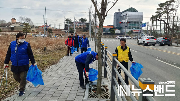 예천2지구 일원에서 열린 환경정화 활동 모습